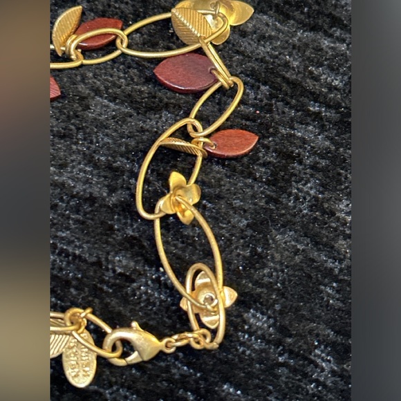 Pilgrim Gold Plated Flowers & Enamel Leaves Necklace & Bracelet - Picture 5 of 15